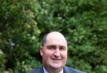 Smart hands in resignation