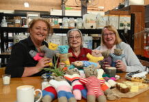 ‘A hug in every bear’: Knitted bears give support