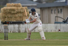 Roos hold on in tough conditions